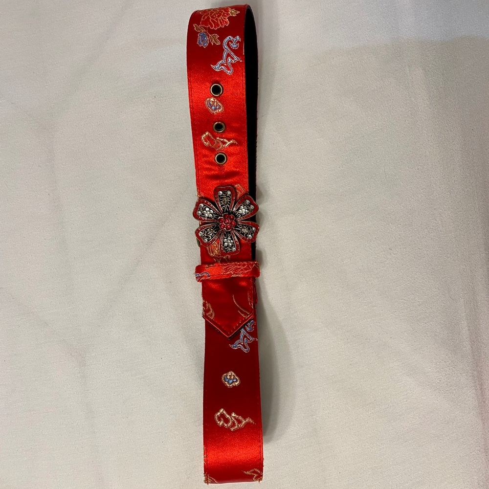 Beautiful silk belt.